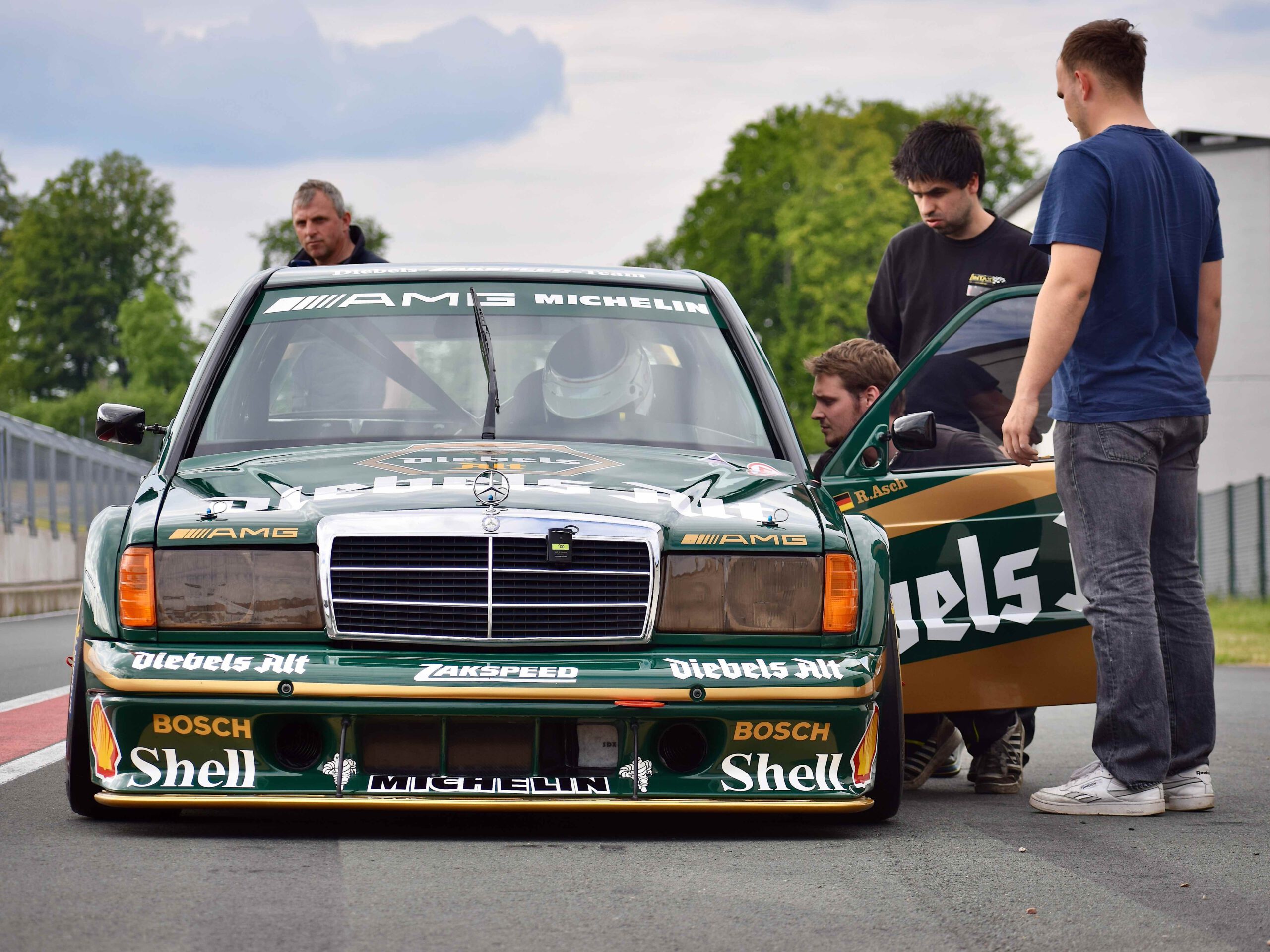 DTM-1992-Deutsche-Tourenwagen-Meisterschaft-Kurt-Thiim-Roland-Asch-Zakspeed-Mercedes-Benz-190E-2.5-16-tst-sport-und-technik-Rennwagen-Manufaktur